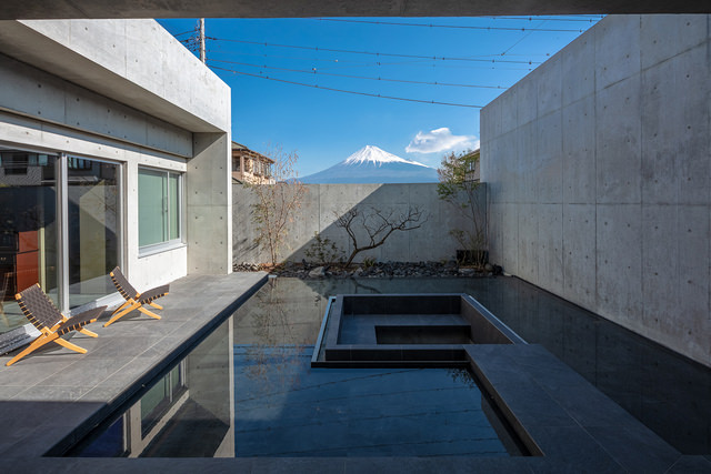 House with a view of Mt. Fuji image2