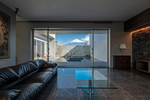 House with a view of Mt. Fuji image1